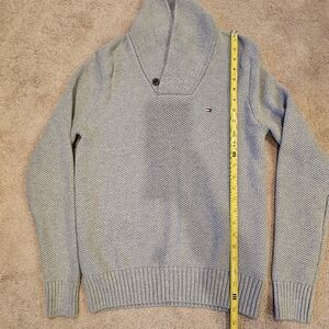 Tommy Hilfiger Men's Gray Sweater